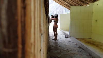 جاسوس کیمره د هسپانوي پوهنتون همکار ته